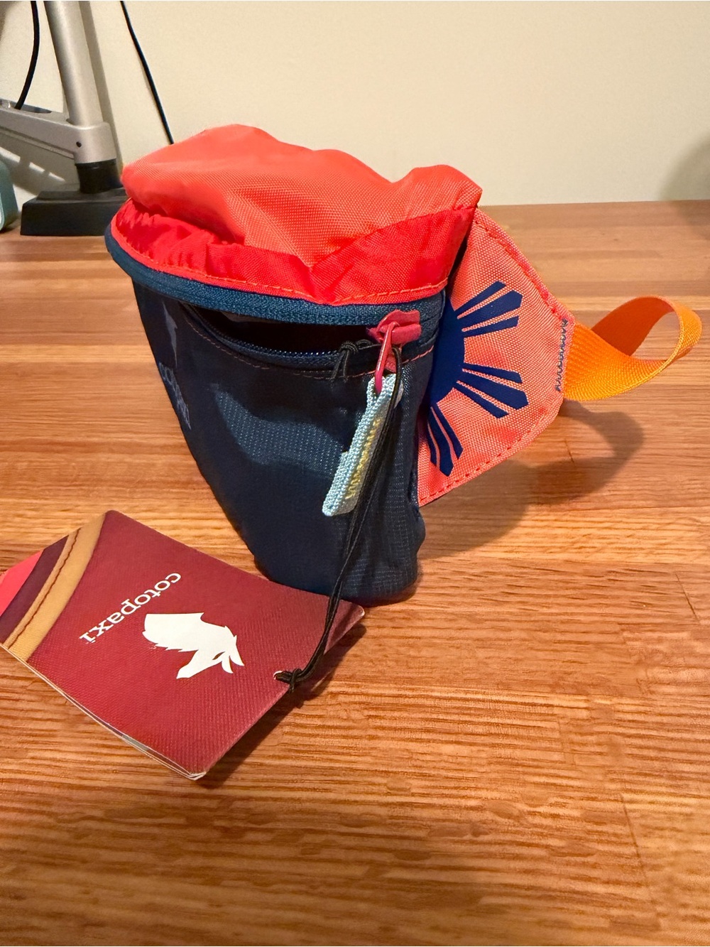cotopaxi Navy & Red Bataan Del Día Hip Fanny Pack with Mint Strap 3L - Picture 7 of 9
